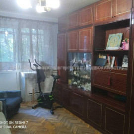 Продам квартиру, Деревянко ул. , 16 , 2 кім., 44 м², советский ремонт