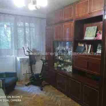 Продам квартиру, Деревянко ул. , 16 , 2 кім., 44 м², советский ремонт 