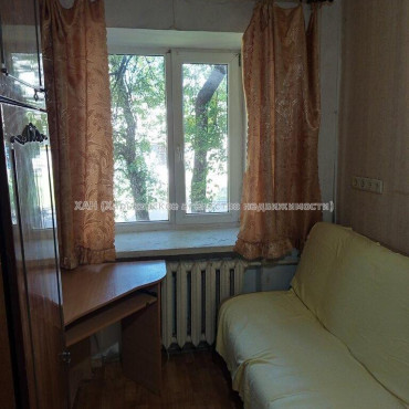 Продам квартиру, Ощепкова Андрея ул. , 1 кім., 18 м², косметический ремонт 