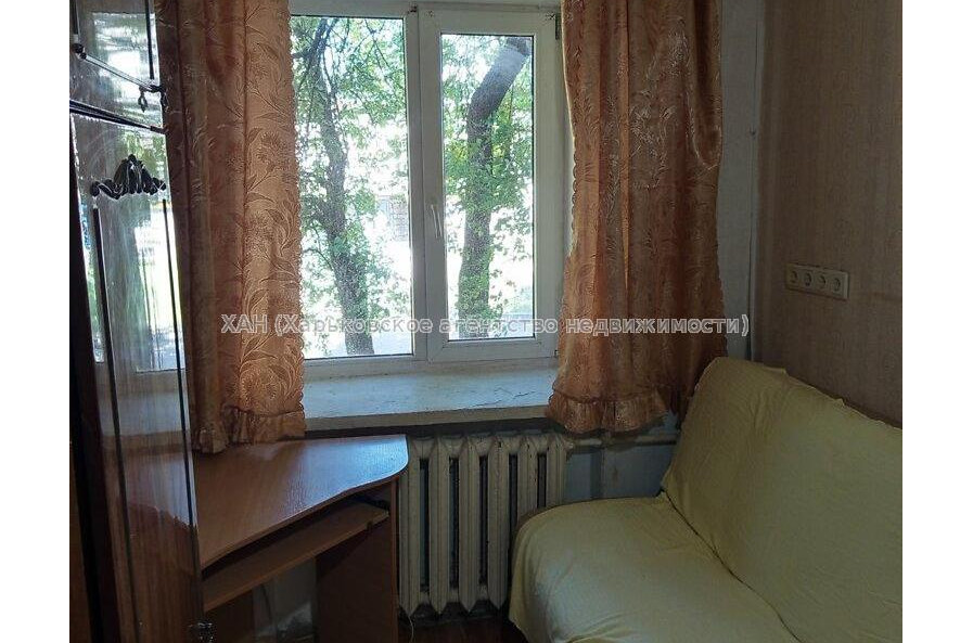 Продам квартиру, Ощепкова Андрея ул. , 1 кім., 18 м², косметический ремонт 