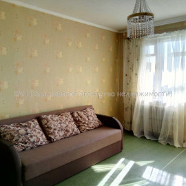 Продам квартиру, Непокоренных ул. , 2 кім., 54 м², советский ремонт