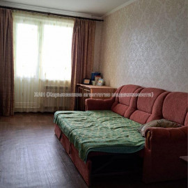 Продам квартиру, Амосова ул. , 3 кім., 64 м², косметический ремонт
