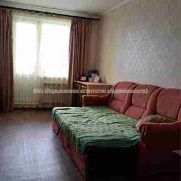 Продам квартиру, Амосова ул. , 3 кім., 64 м², косметический ремонт 