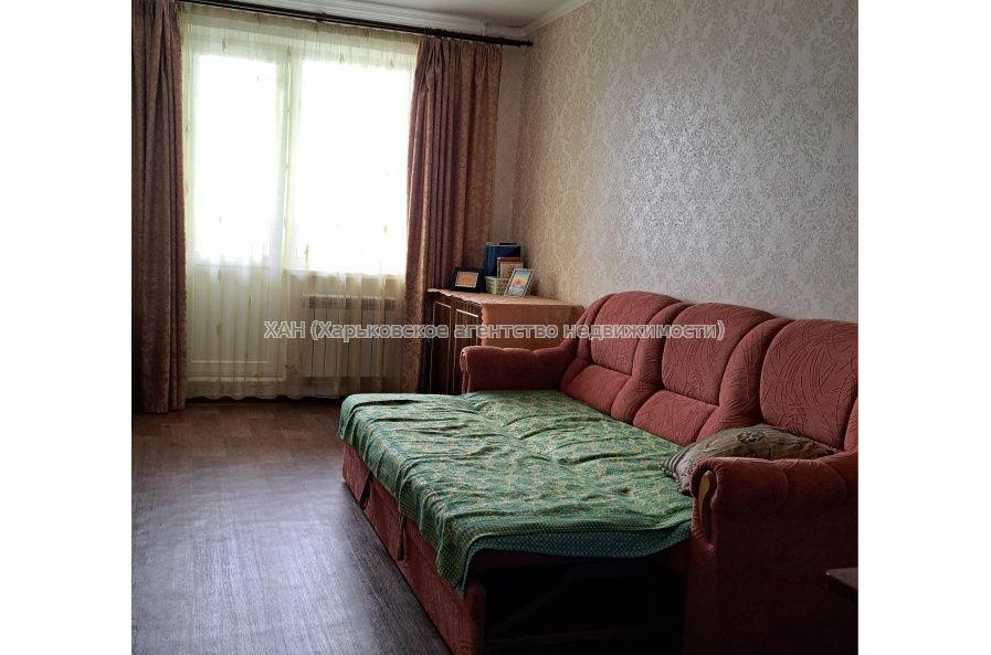 Продам квартиру, Амосова ул. , 3 кім., 64 м², косметический ремонт 