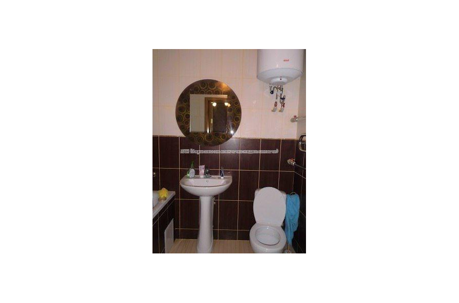 Продам квартиру, Малиновская ул. , 1  ком., 40 м², косметический ремонт 