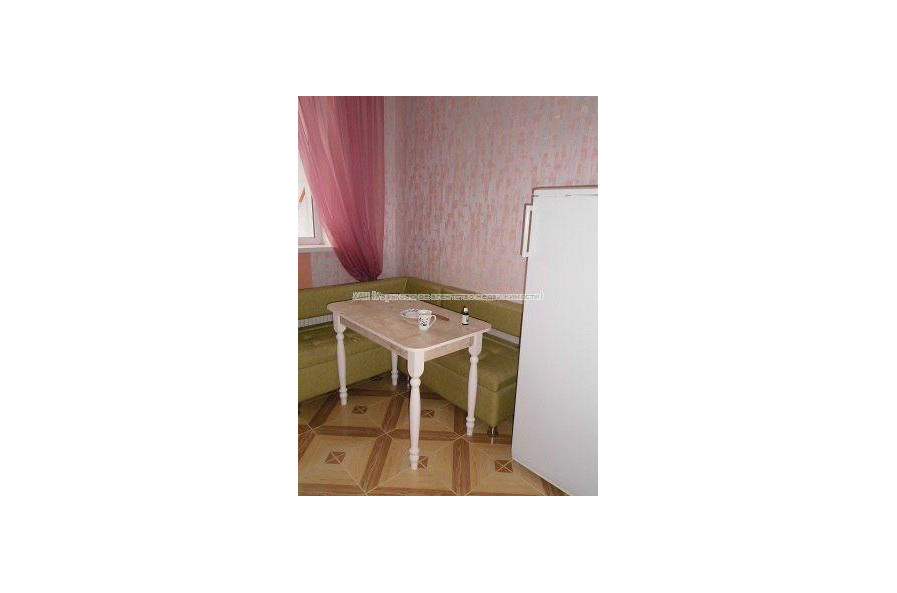Продам квартиру, Малиновская ул. , 1  ком., 40 м², косметический ремонт 