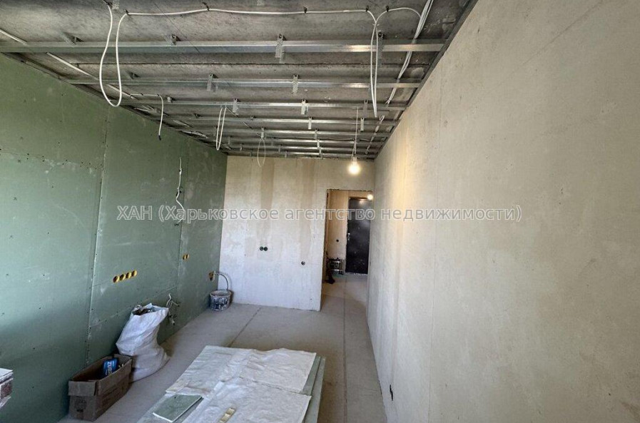 Продам квартиру, Гвардейцев Широнинцев ул. , 1  ком., 43.80 м², частичный ремонт 
