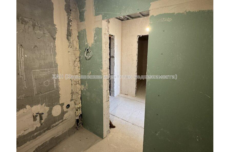Продам квартиру, Гвардейцев Широнинцев ул. , 1  ком., 43.80 м², частичный ремонт 