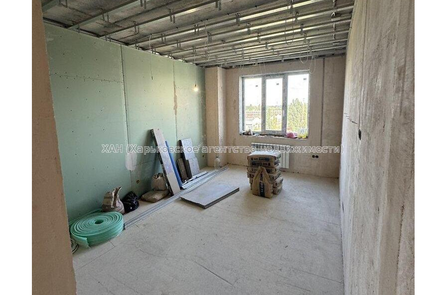 Продам квартиру, Гвардейцев Широнинцев ул. , 1  ком., 43.80 м², частичный ремонт 