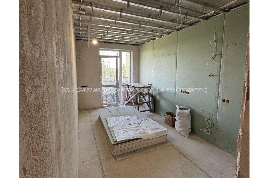 Продам квартиру, Гвардейцев Широнинцев ул. , 1  ком., 43.80 м², частичный ремонт 