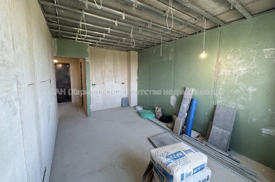 Продам квартиру, Гвардейцев Широнинцев ул. , 1  ком., 43.80 м², частичный ремонт 