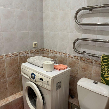 Продам квартиру, Тракторостроителей просп. , 2  ком., 48.60 м², капитальный ремонт 