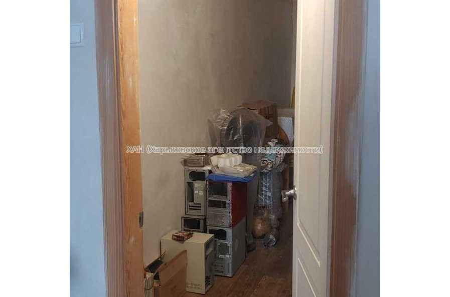Продам квартиру, Александровский просп. , 2  ком., 86 м², советский ремонт 