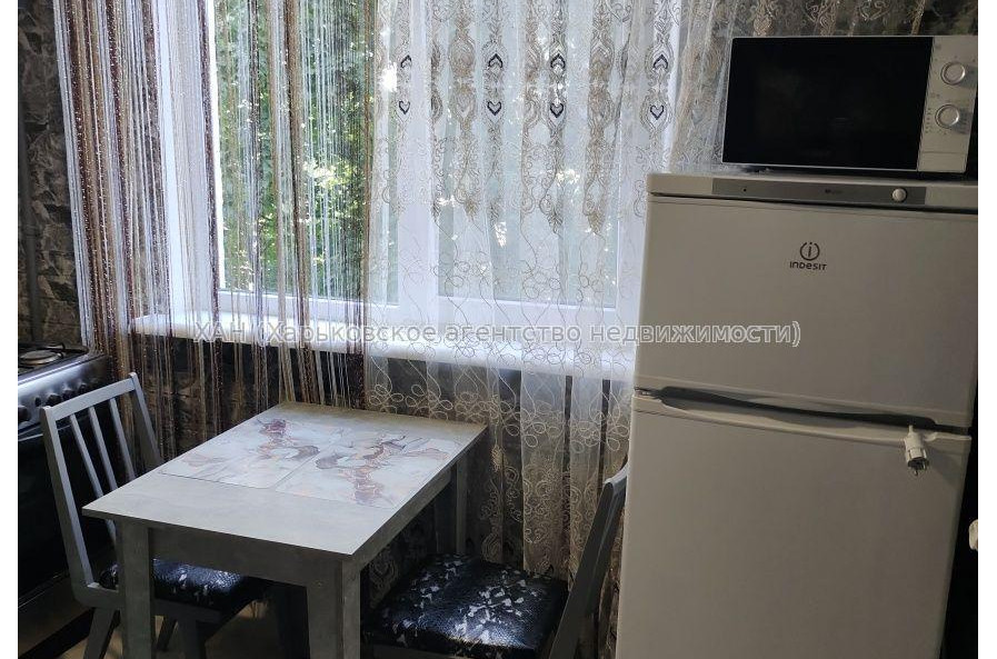 Продам квартиру, Бучмы ул. , 2 кім., 48 м², косметический ремонт 