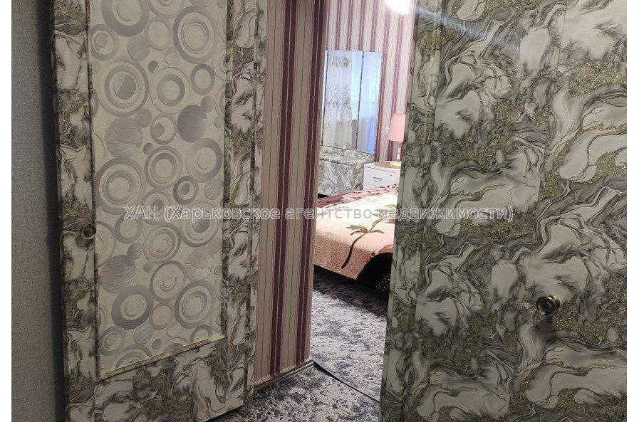 Продам квартиру, Бучмы ул. , 2  ком., 48 м², косметический ремонт 