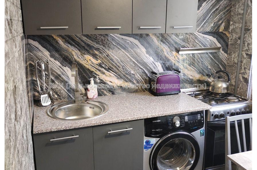 Продам квартиру, Бучмы ул. , 2  ком., 48 м², косметический ремонт 