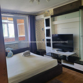 Продам квартиру, Юрия Савчина ул. , 2 кім., 50 м², евроремонт