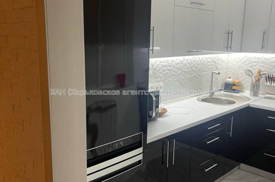 Продам квартиру, Шишковская ул. , 3 кім., 67 м², евроремонт 