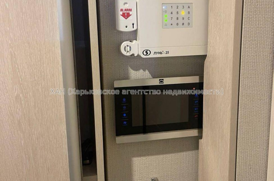 Продам квартиру, Шишковская ул. , 3 кім., 67 м², евроремонт 