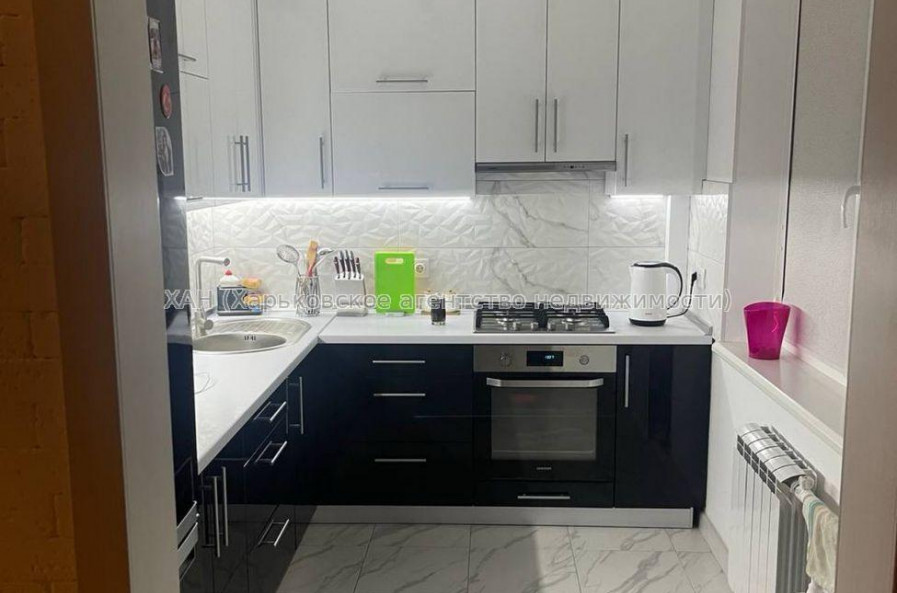 Продам квартиру, Шишковская ул. , 3 кім., 67 м², евроремонт 
