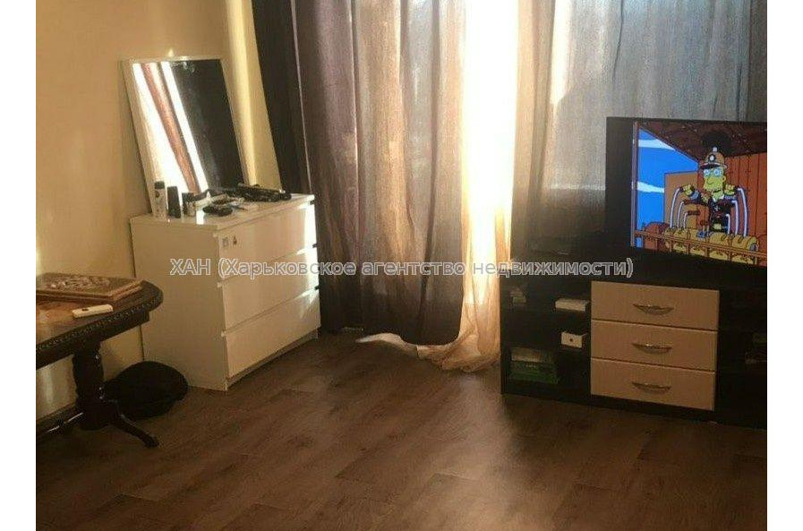 Продам квартиру, Непокоренных ул. , 1 кім., 33 м², советский ремонт 