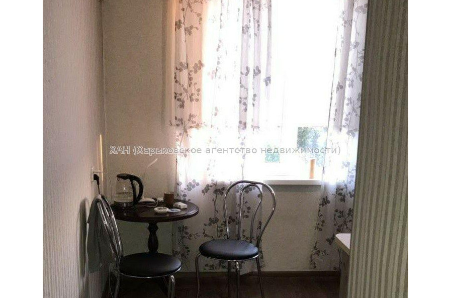 Продам квартиру, Непокоренных ул. , 1 кім., 33 м², советский ремонт 