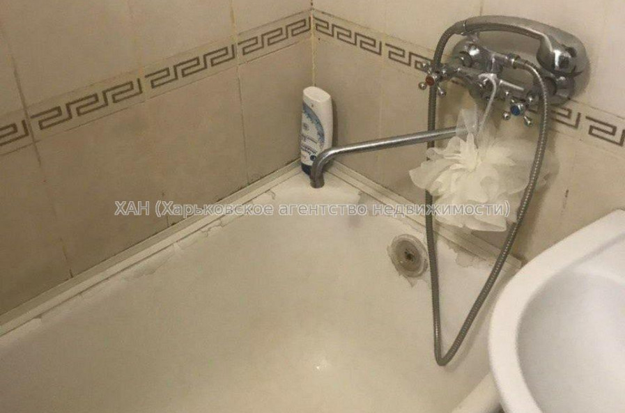 Продам квартиру, Непокоренных ул. , 1 кім., 33 м², советский ремонт 