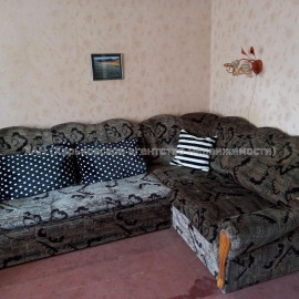 Продам квартиру, Набережный въезд , 2 кім., 50 м², советский ремонт
