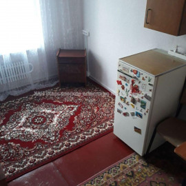 Продам квартиру, Глобинская ул. , 1  ком., 16.80 м², косметический ремонт