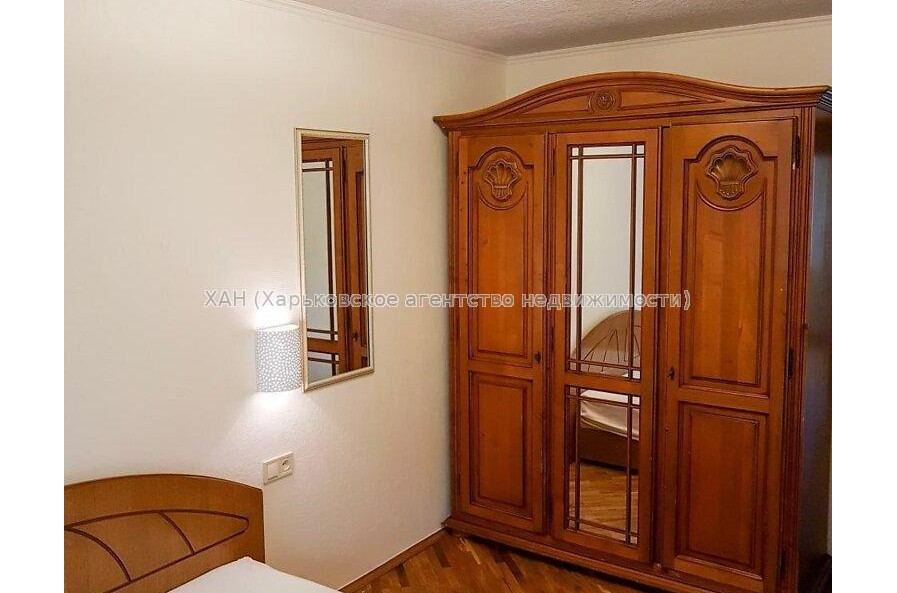 Продам квартиру, Курчатова просп. , 3 кім., 66 м², косметический ремонт 
