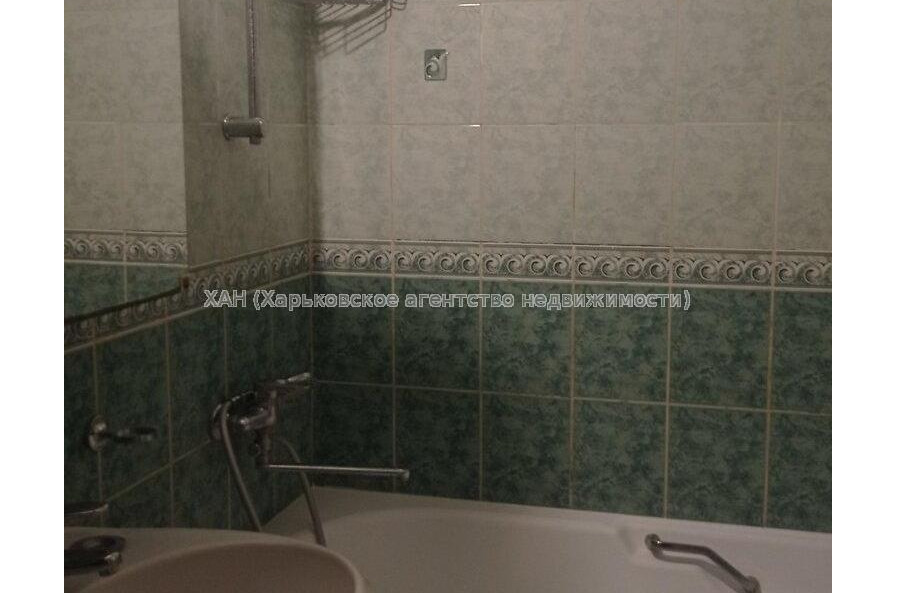 Продам квартиру, Курчатова просп. , 3 кім., 66 м², косметический ремонт 