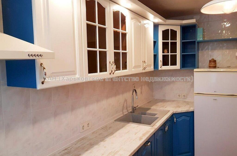 Продам квартиру, Курчатова просп. , 3 кім., 66 м², косметический ремонт 