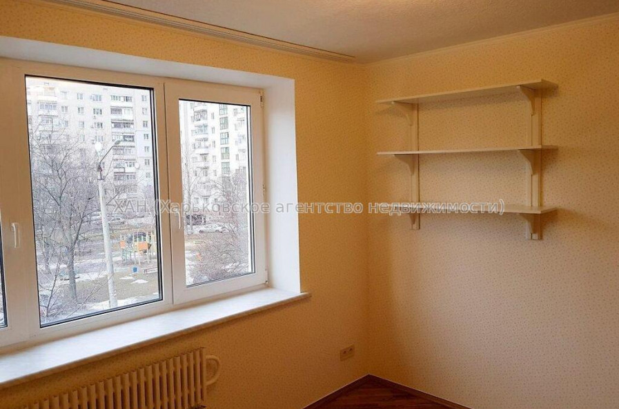 Продам квартиру, Курчатова просп. , 3 кім., 66 м², косметический ремонт 