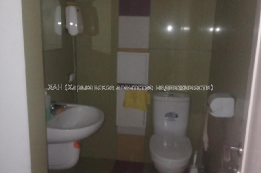 Здам нежитлову нерухомість, офисное помещение , 4 кім., 127 м², капитальный ремонт 