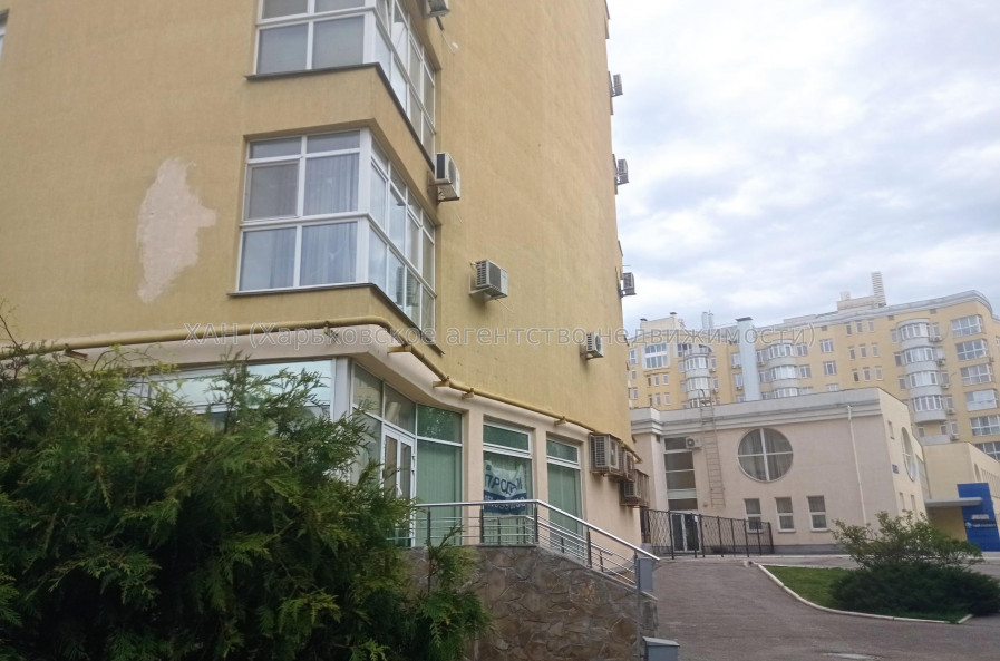 Здам нежитлову нерухомість, офисное помещение , 4 кім., 127 м², капитальный ремонт 