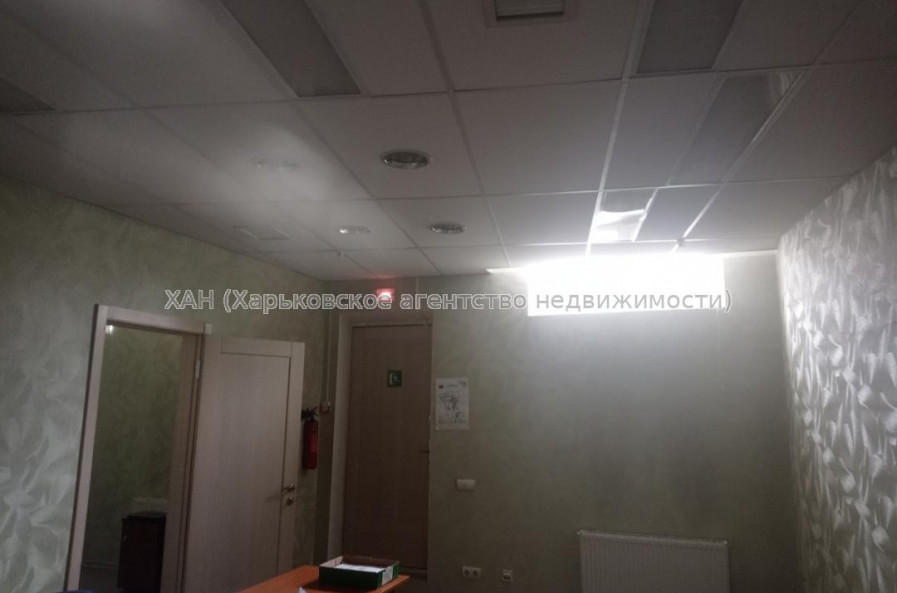 Здам нежитлову нерухомість, офисное помещение , 4 кім., 127 м², капитальный ремонт 