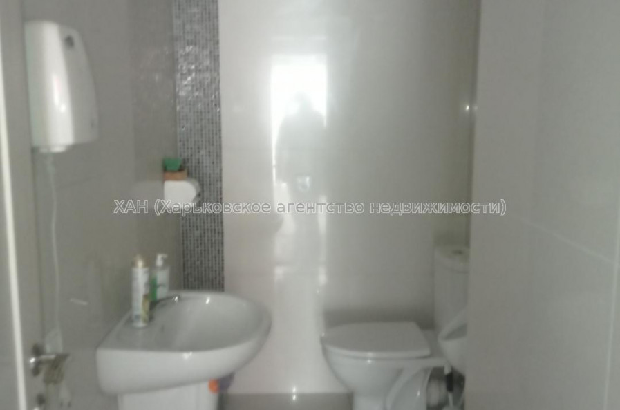 Здам нежитлову нерухомість, офисное помещение , 4 кім., 127 м², капитальный ремонт 