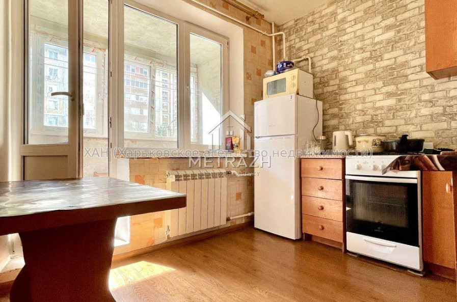 Продам квартиру, 1 кім., 38 м², косметический ремонт 