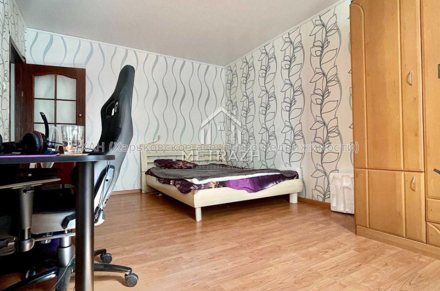 Продам квартиру, 1 кім., 38 м², косметический ремонт 