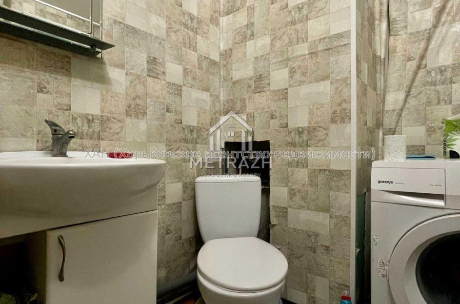 Продам квартиру, 1 кім., 38 м², косметический ремонт 
