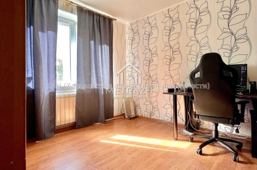 Продам квартиру, 1 кім., 38 м², косметический ремонт 