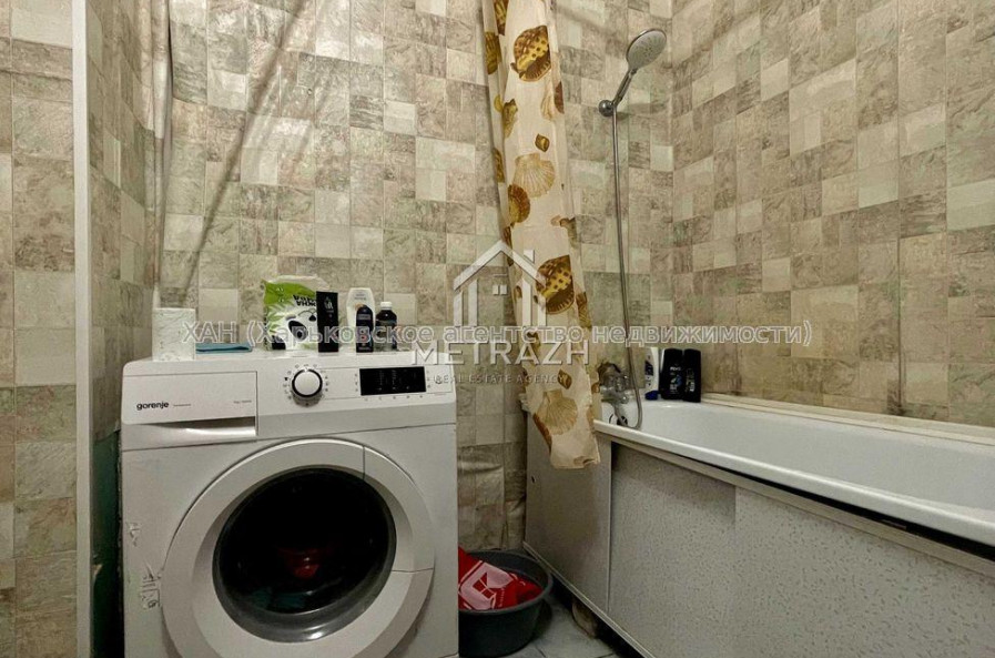 Продам квартиру, 1 кім., 38 м², косметический ремонт 