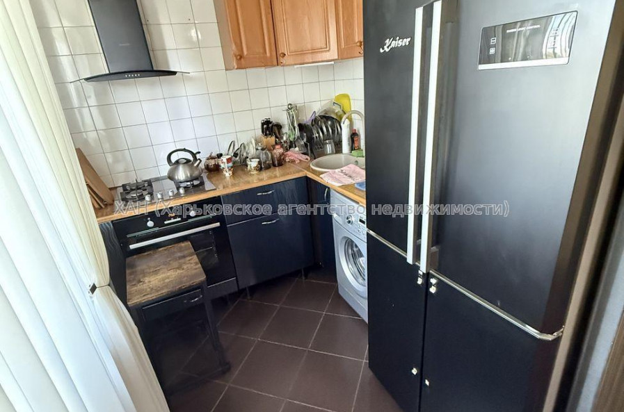 Продам квартиру, Деревянко ул. , 3  ком., 57 м², частичный ремонт 