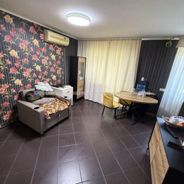 Продам квартиру, Деревянко ул. , 3  ком., 57 м², частичный ремонт 