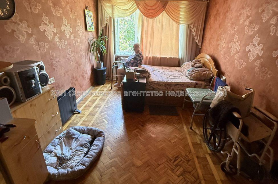 Продам квартиру, Деревянко ул. , 3  ком., 57 м², частичный ремонт 