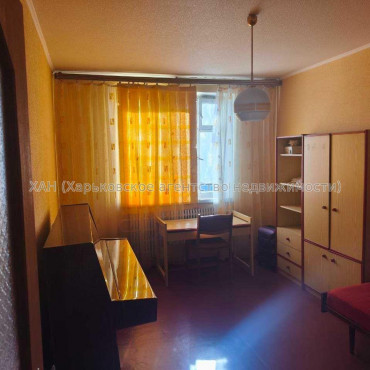 Продам квартиру, Пастера Луи ул. , 3  ком., 65 м², косметический ремонт 