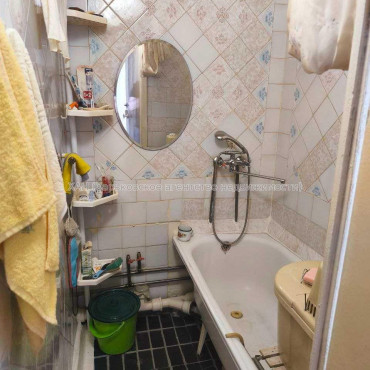 Продам квартиру, Пастера Луи ул. , 3  ком., 65 м², косметический ремонт 