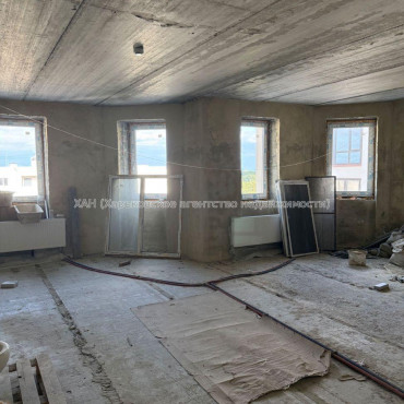 Продам квартиру, Профессорская ул. , 5 кім., 168 м², без отделочных работ 