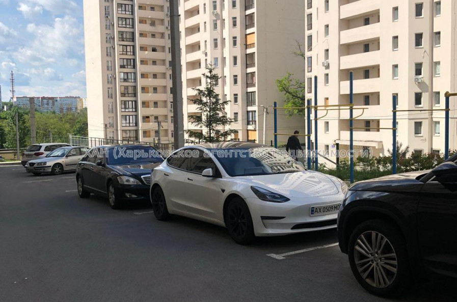 Продам квартиру, Профессорская ул. , 5 кім., 168 м², без отделочных работ 