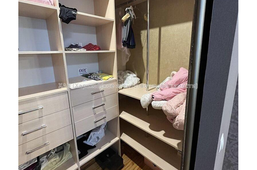Продам квартиру, Каденюка ул. , 3  ком., 65 м², евроремонт 